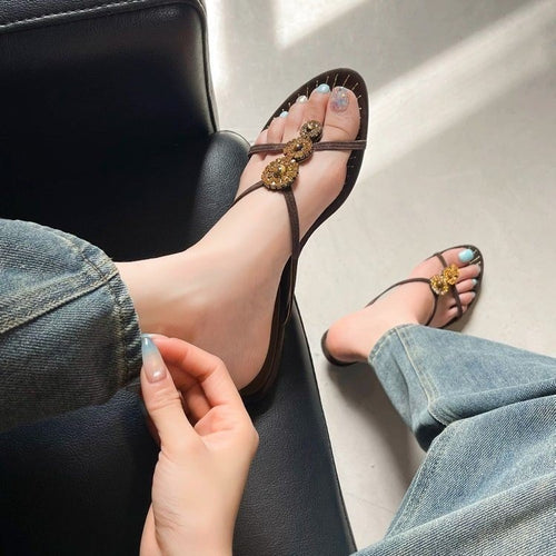 2026 Summer New French Vintage Gem Inlaid One Strap Slippers Women Outdoor Embroidery Toe Post Kitten Heel Sandals
